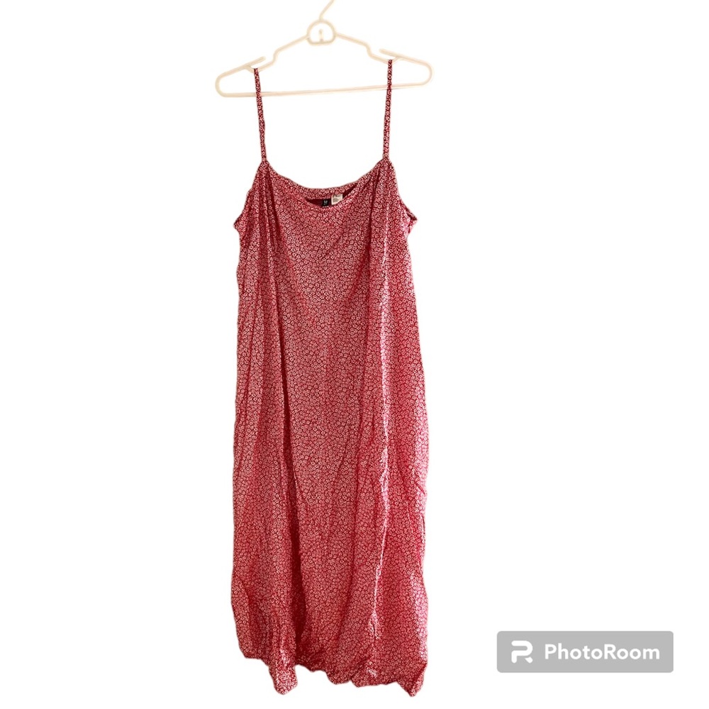 ♦️DIVIDED: Women’s size XL, red & white floral print, spaghetti strap long dress